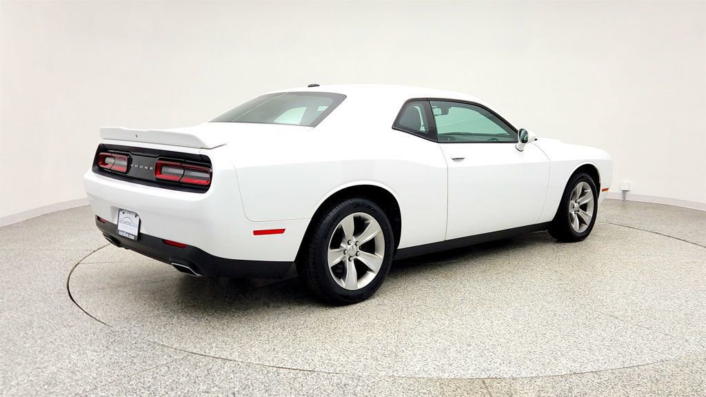 Used 2018 Dodge Challenger SXT image 5