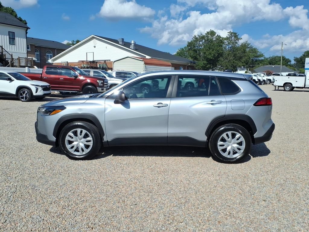 Used 2022 Toyota Corolla Cross L FWD image 4