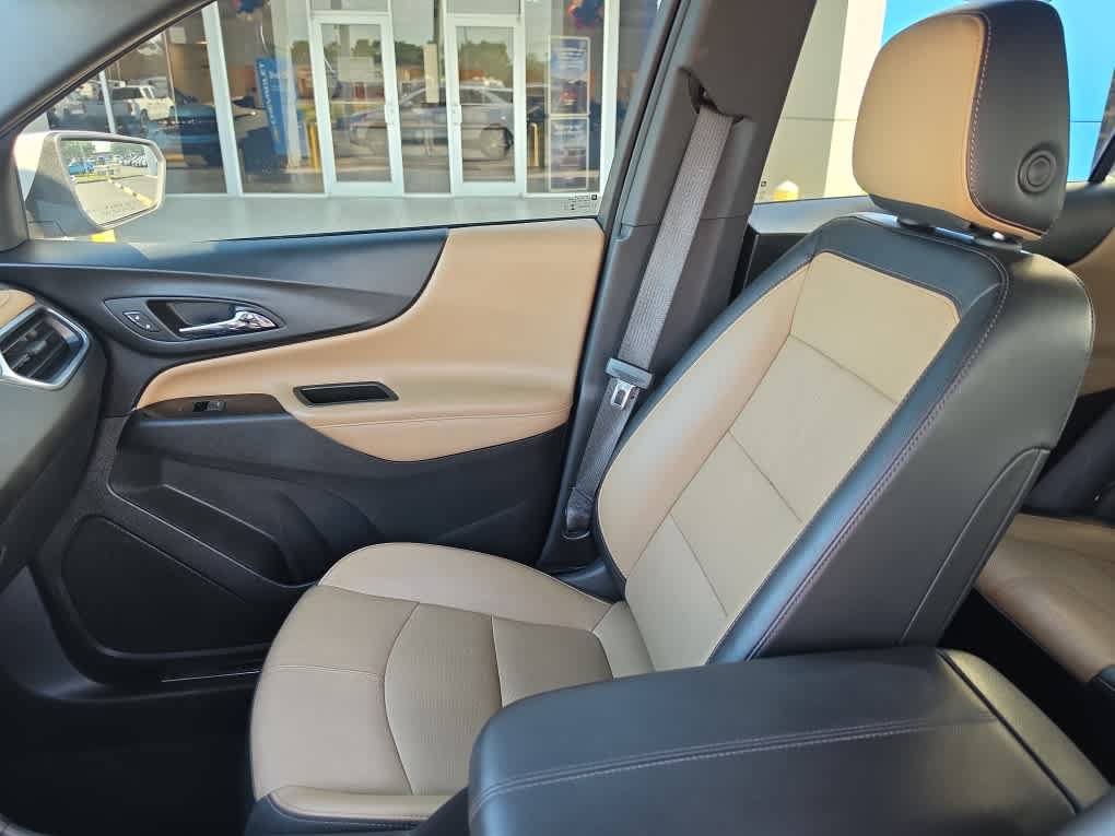 Used 2023 Chevrolet Equinox Premier AWD/4WD image 23