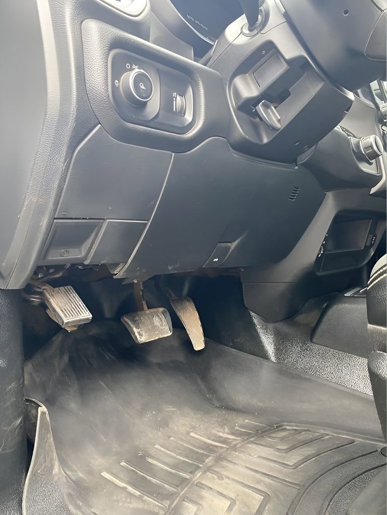 Used 2021 RAM 2500 Tradesman w/ Chrome Appearance Group AWD/4WD image 9