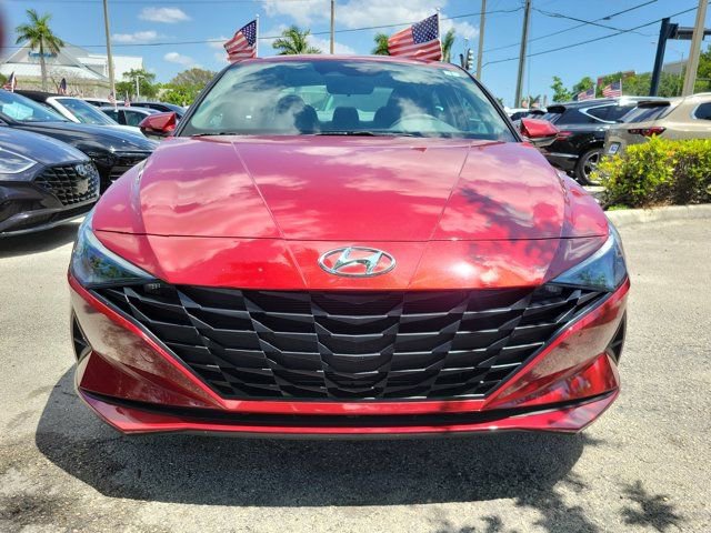 Used 2023 Hyundai Elantra SEL FWD image 2