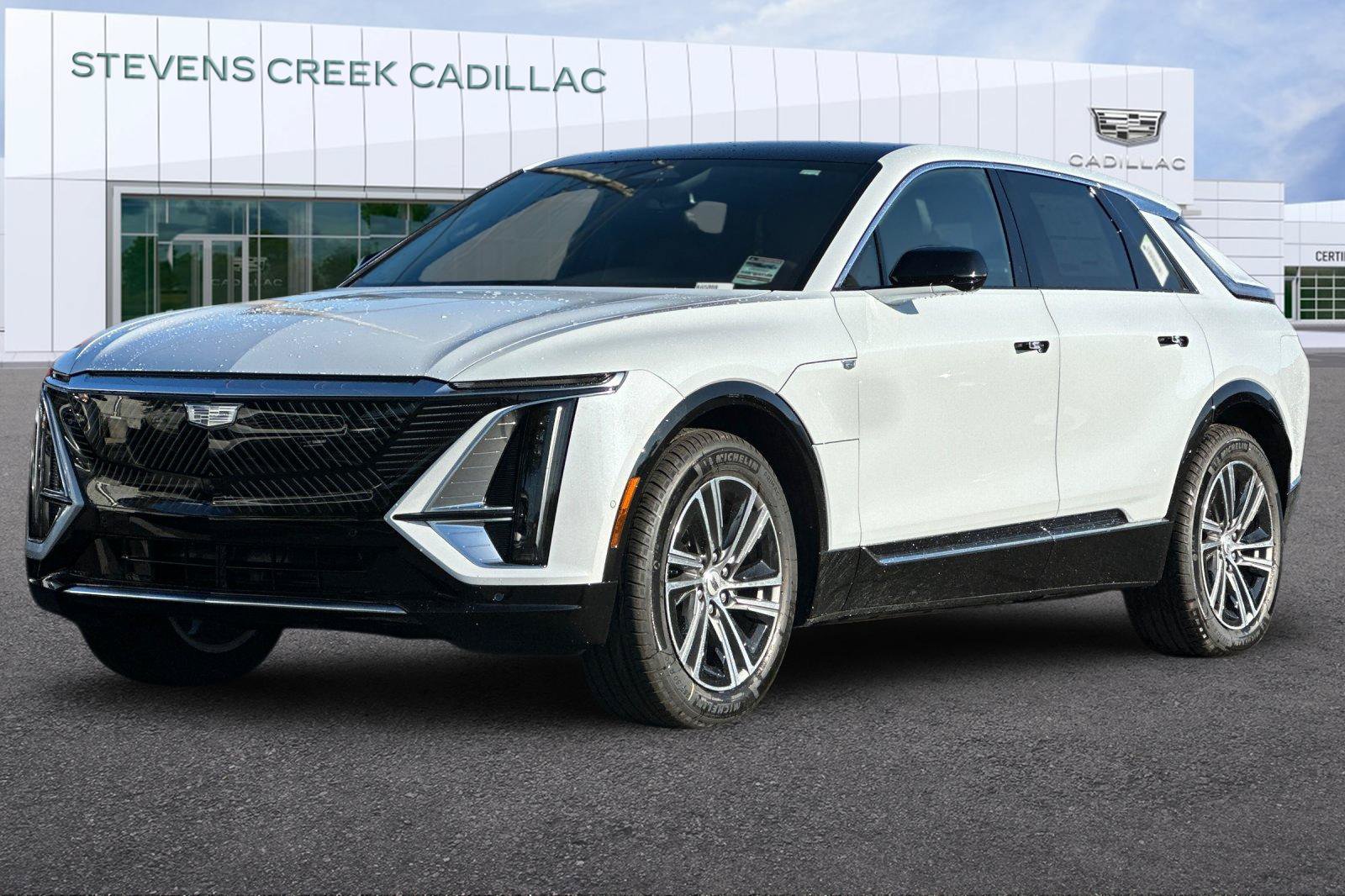 Used 2026 Cadillac Lyriq Luxury RWD image 7