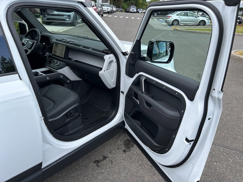 New 2025 Land Rover Defender 110 S image 19