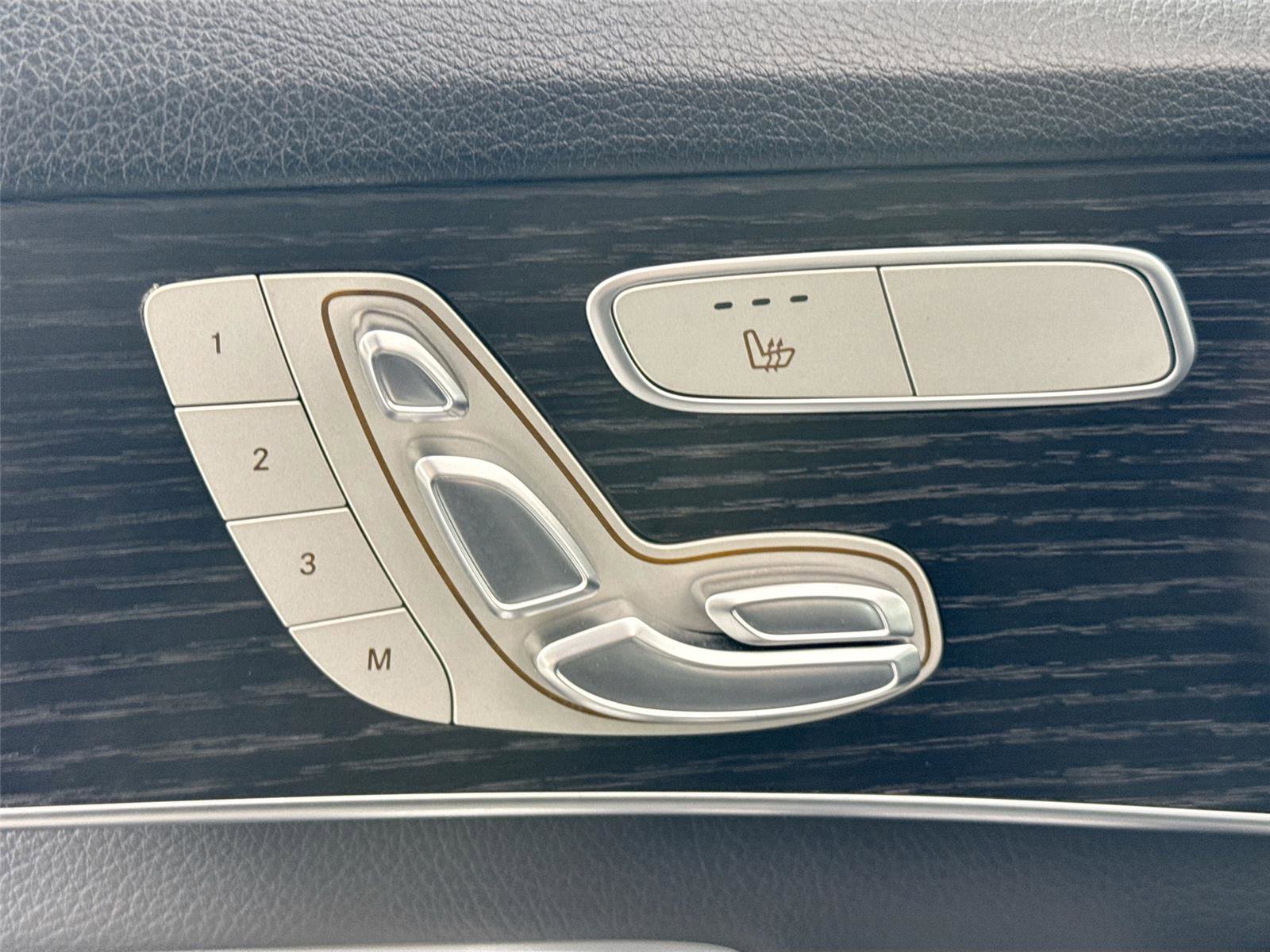 Used 2020 Mercedes-Benz C 300 4MATIC Sedan image 30