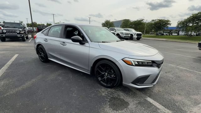 Used 2023 Honda Civic Sport image 2