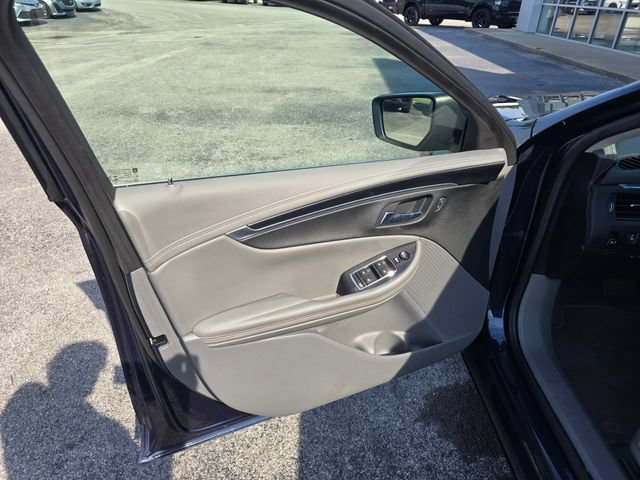 Used 2018 Chevrolet Impala LT w/ LT Convenience Package FWD image 11