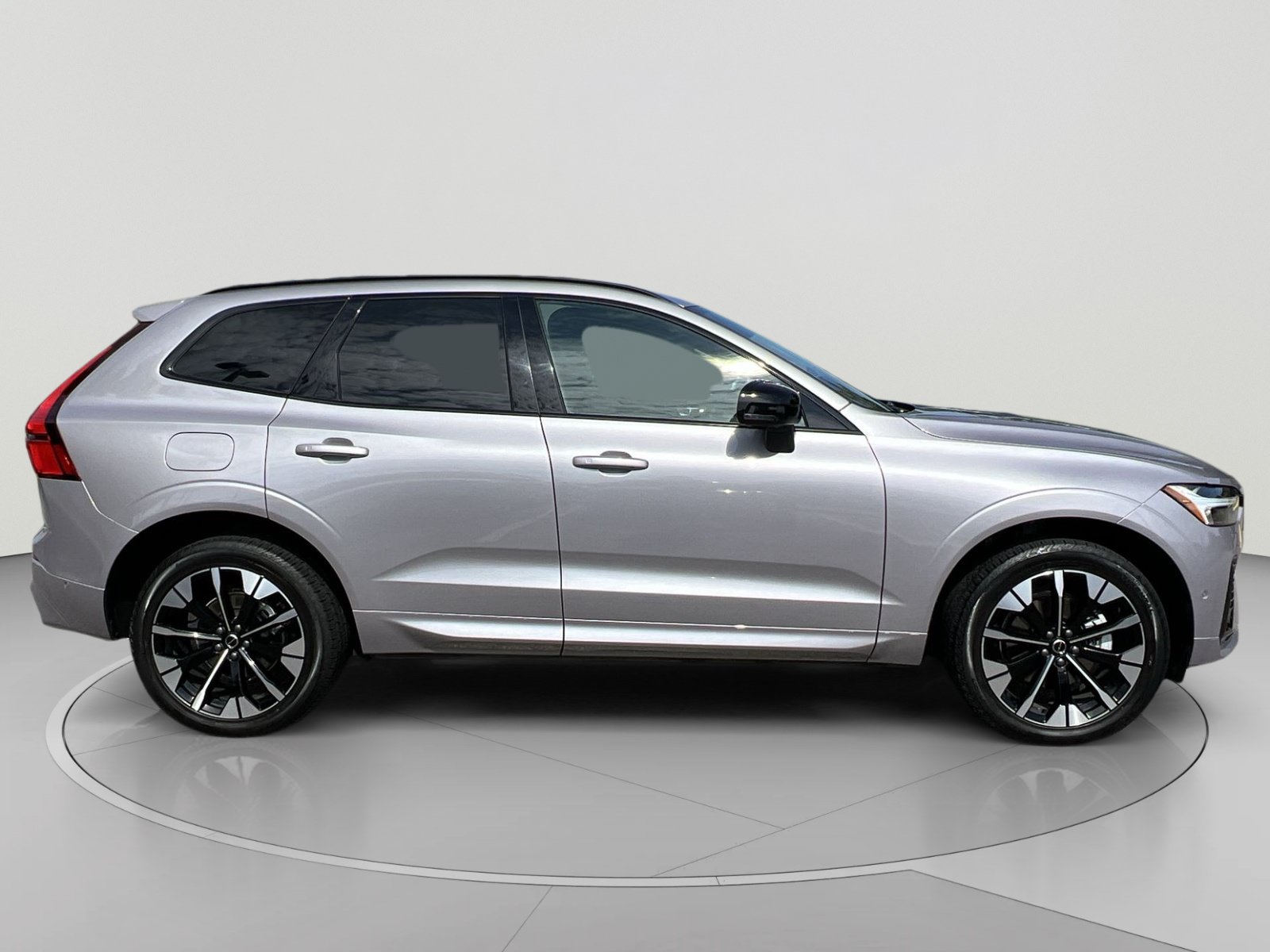 Used 2026 Volvo XC60 B5 Plus w/ Climate Package AWD/4WD image 6