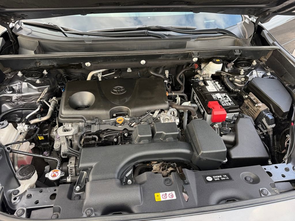 Used 2022 Toyota RAV4 LE image 31