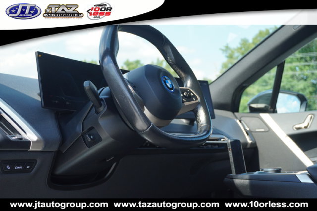 Used 2022 BMW iX xDrive50 w/ Sport Package AWD/4WD image 10