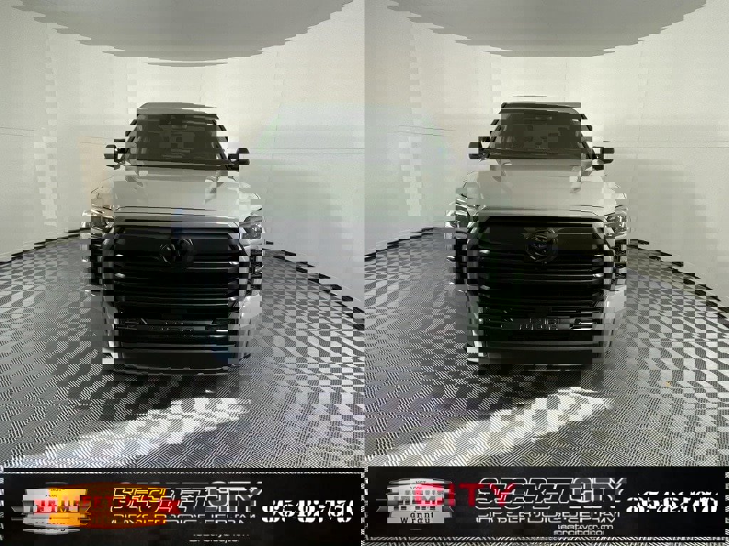 Used 2024 Toyota Tundra Limited image 2