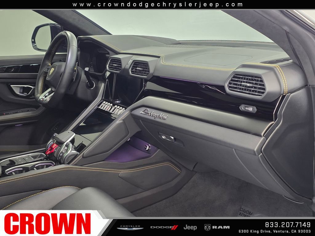 Used 2022 Lamborghini Urus AWD/4WD image 17