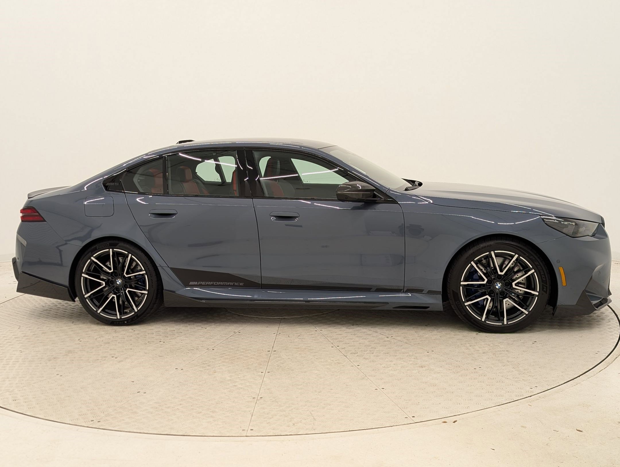 Certified 2026 BMW M5 w/ Executive Package image 8