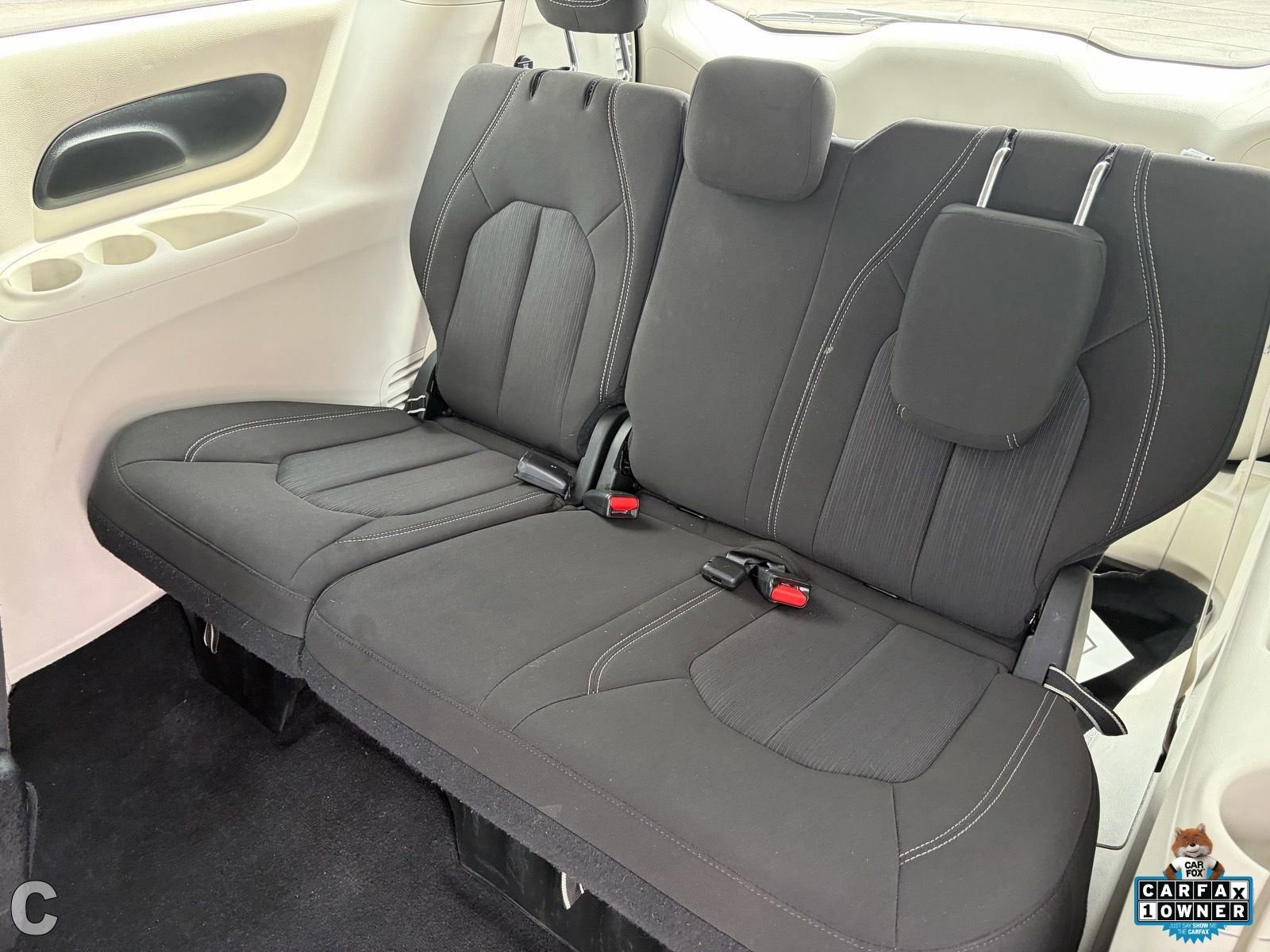 Used 2024 Chrysler Voyager LX image 25