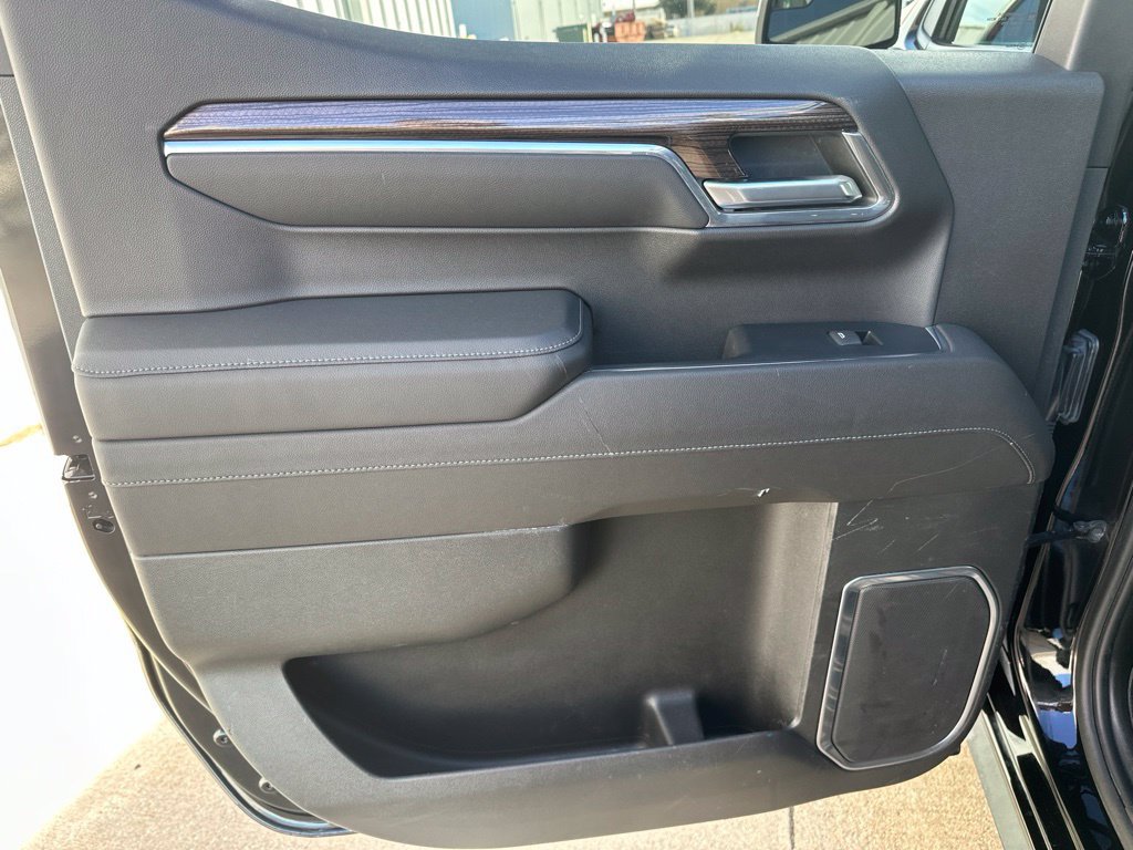 Used 2023 Chevrolet Silverado 1500 LT AWD/4WD image 19