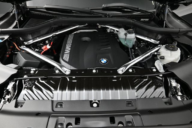 New 2027 BMW X5 xDrive40i w/ M Sport Professional Package AWD/4WD image 23