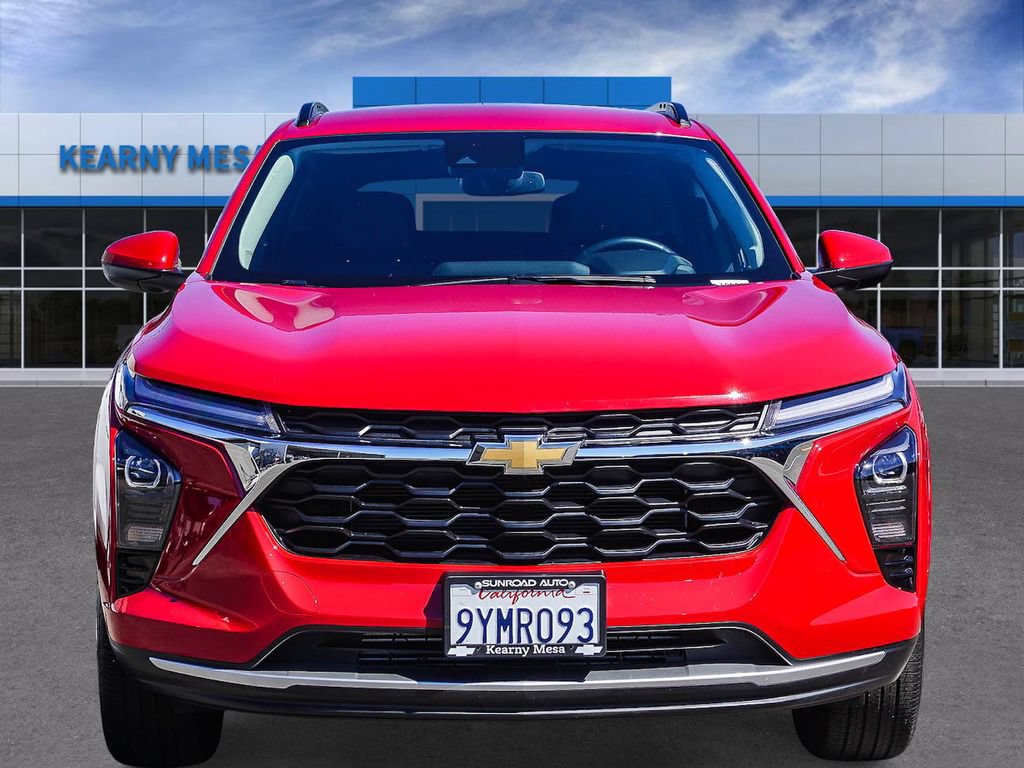 Used 2026 Chevrolet Trax LT w/ Driver Confidence Package FWD image 2