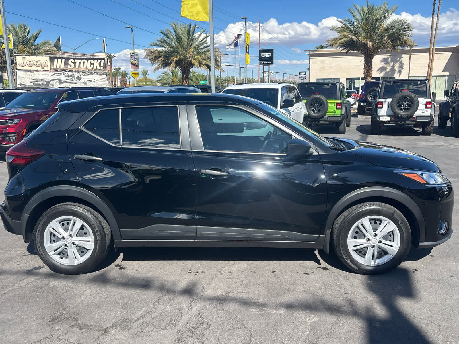 Used 2024 Nissan Kicks S image 4