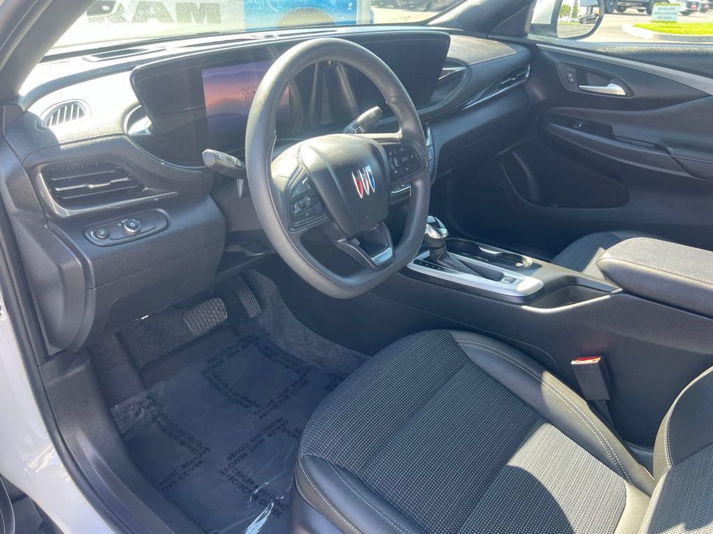 Used 2025 Buick Envista Preferred FWD image 24