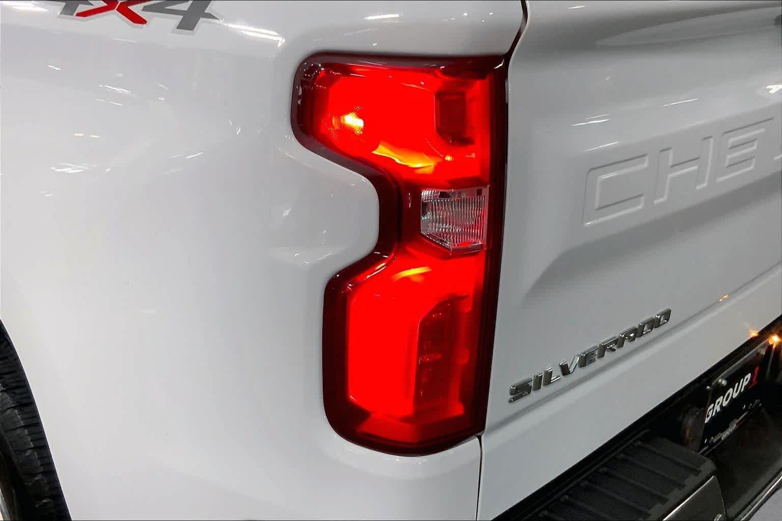Used 2021 Chevrolet Silverado 1500 LTZ w/ LTZ Convenience Package II AWD/4WD image 29