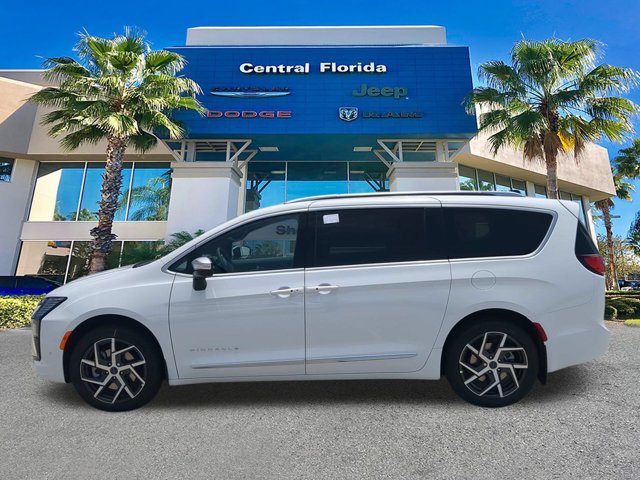 New 2027 Chrysler Pacifica Pinnacle w/ Theater Group AWD/4WD image 8