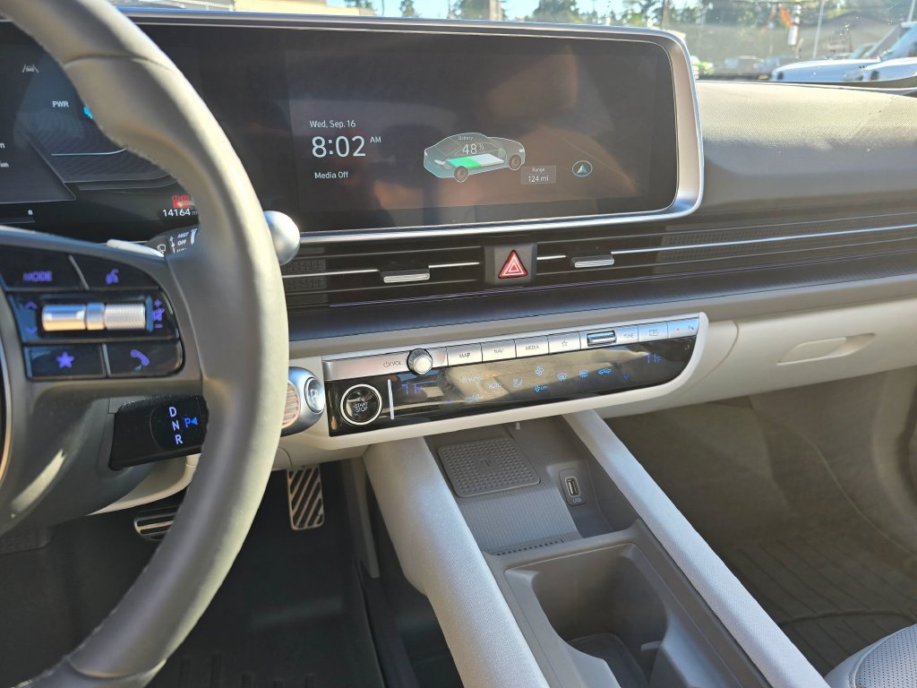 Used 2024 Hyundai Ioniq 6 Limited AWD/4WD image 23