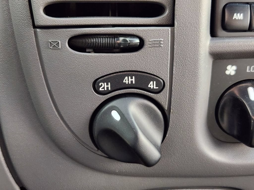 Used 2001 Ford F150 XLT AWD/4WD image 23