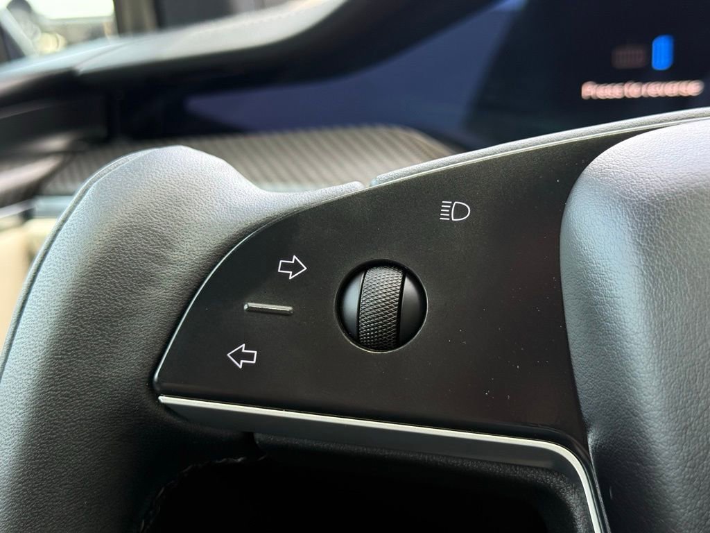 Used 2023 Tesla Model X Plaid image 14