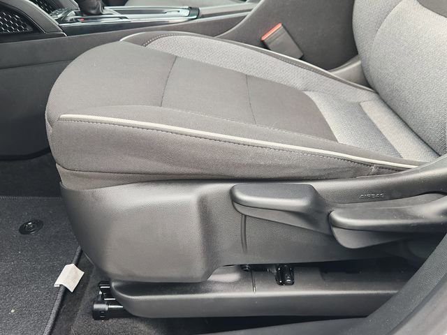 Used 2025 Chevrolet TrailBlazer LT AWD/4WD image 23