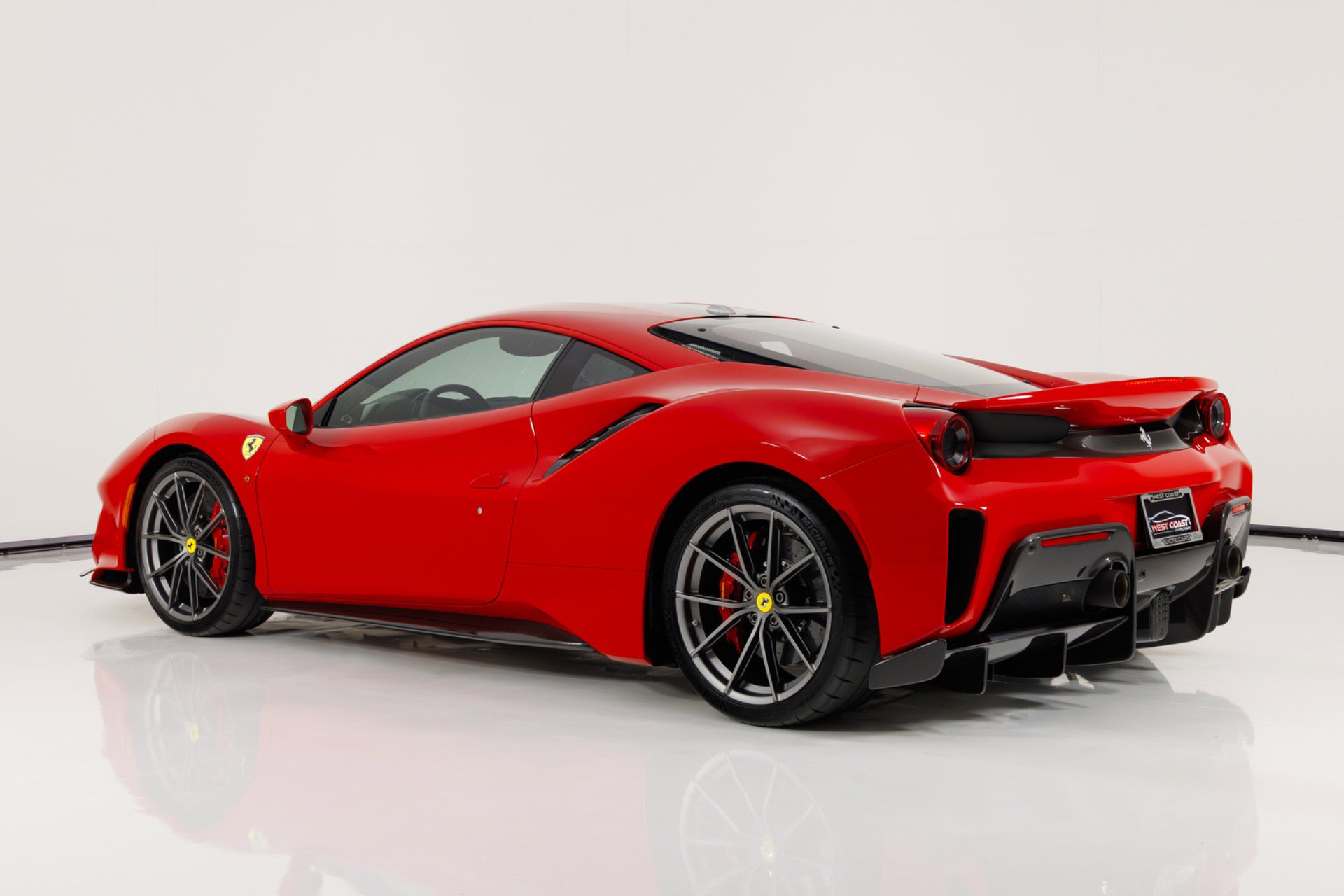 Used 2020 Ferrari 488 Pista Coupe image 5