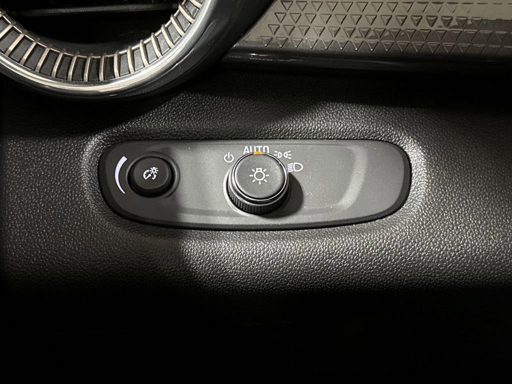 Certified 2026 Chevrolet Trax ACTIV w/ Sunroof Package FWD image 18