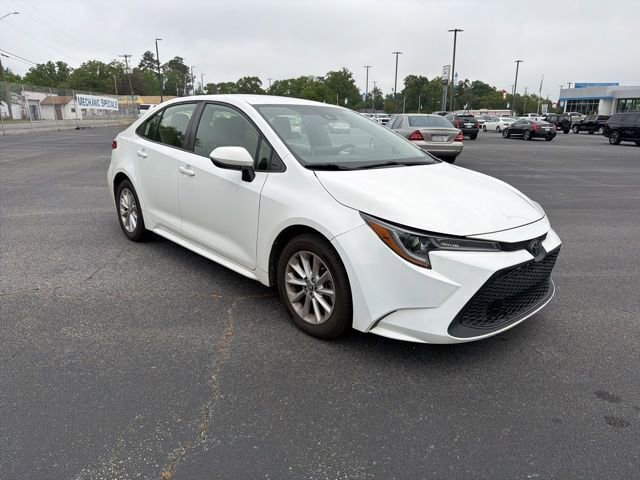 Used 2021 Toyota Corolla LE w/ LE Convenience Package image 4