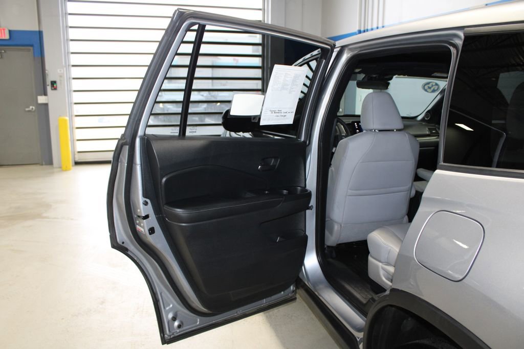 Used 2023 Honda Passport EX-L image 17