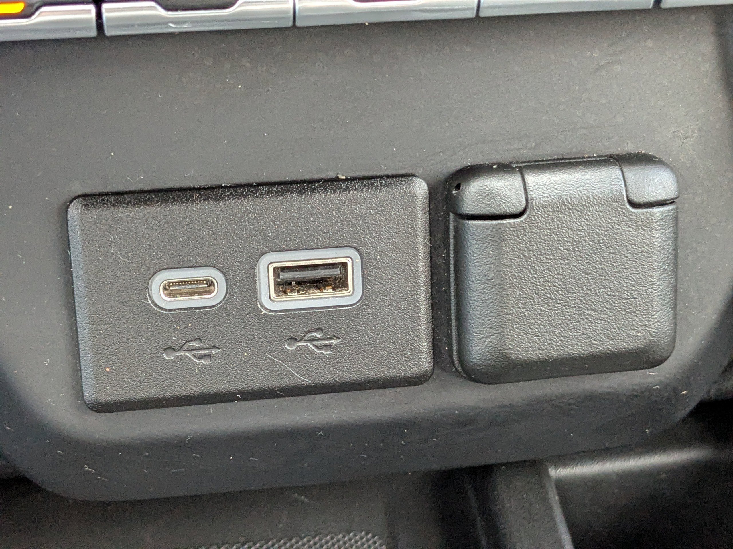 Used 2021 Chevrolet Silverado 1500 High Country image 24