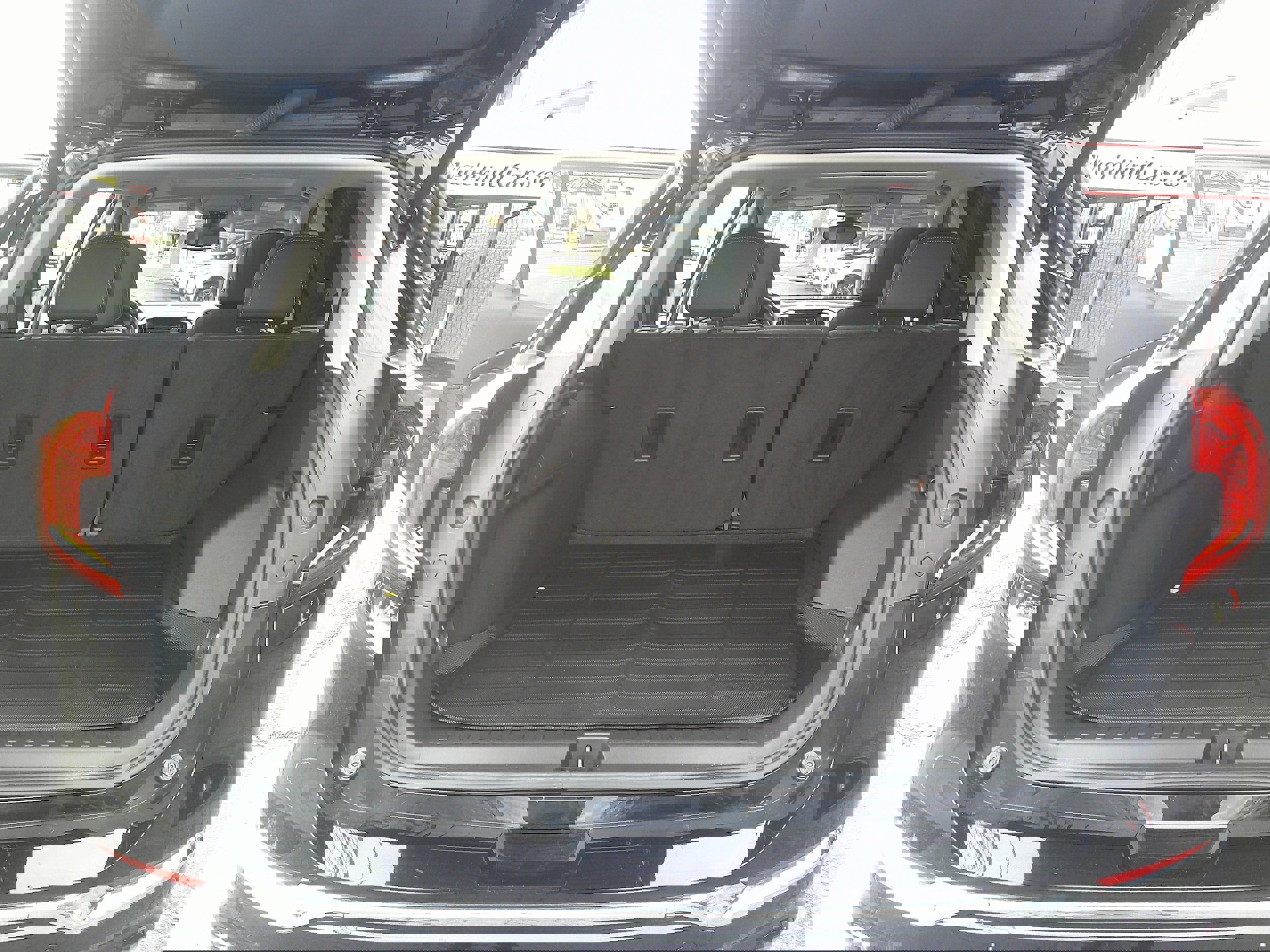 Used 2024 GMC Terrain Denali w/ Denali Premium Package image 19