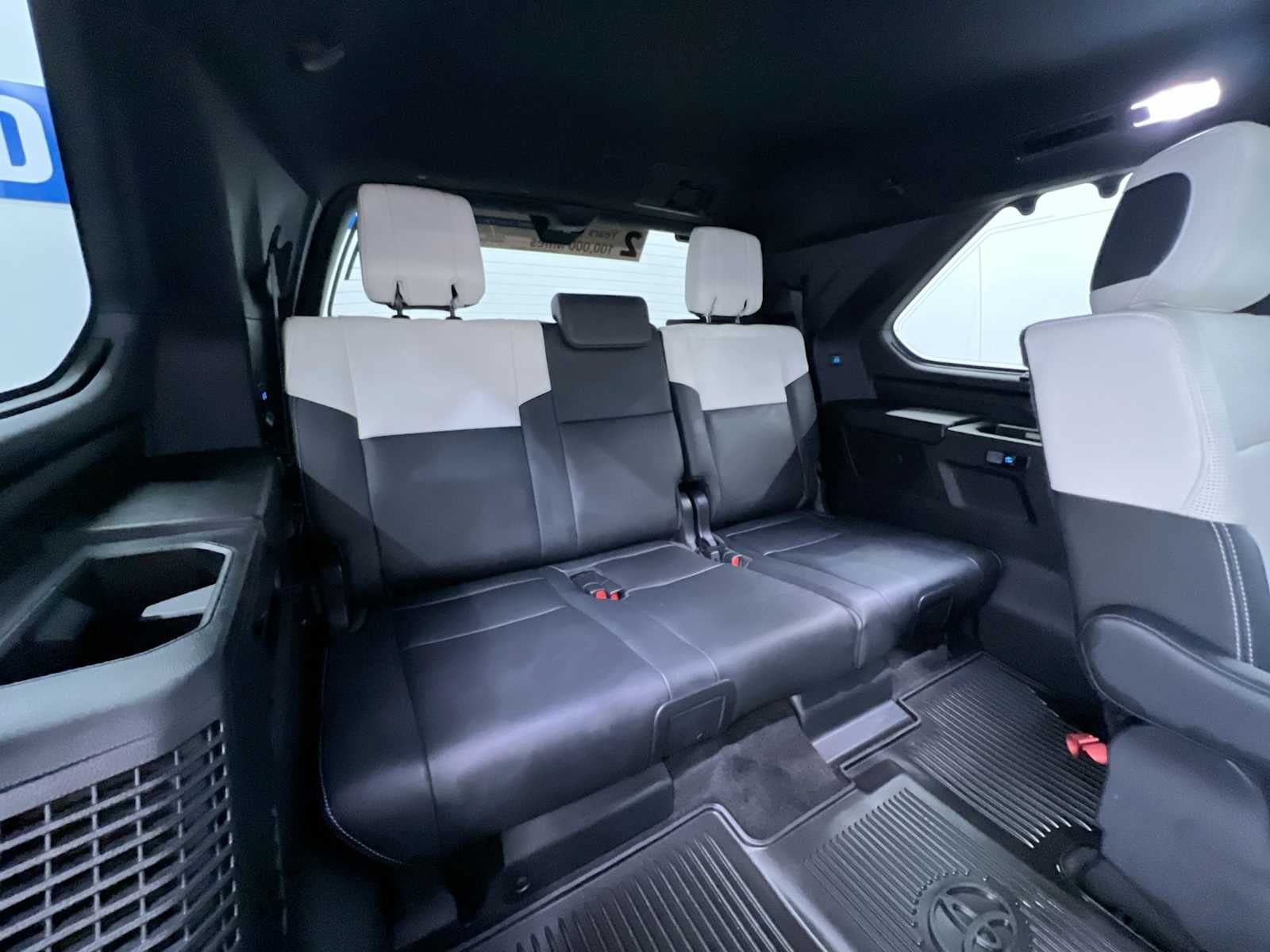 Used 2023 Toyota Sequoia Capstone AWD/4WD image 41