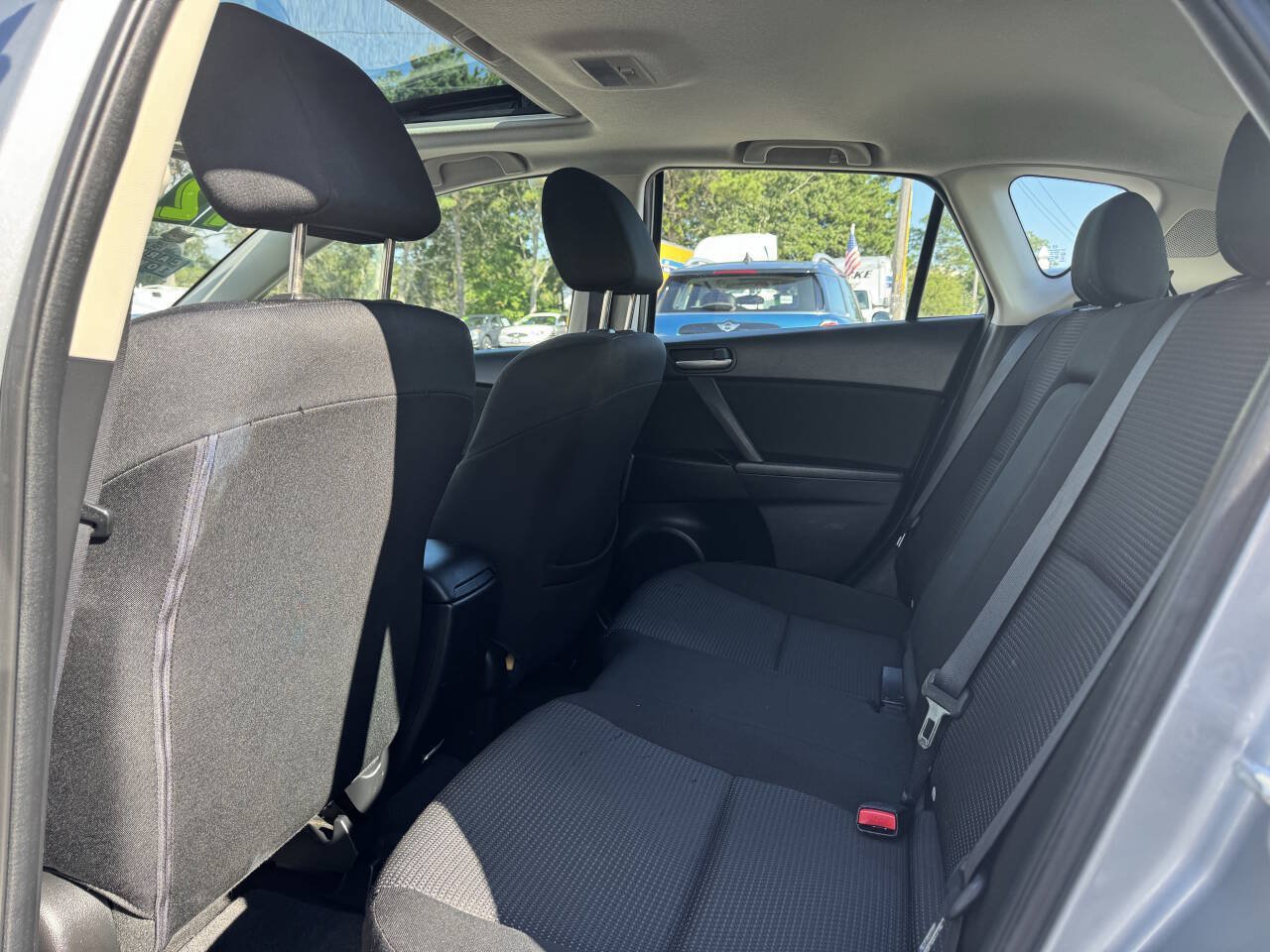 Used 2012 MAZDA MAZDA3 i Touring FWD image 25