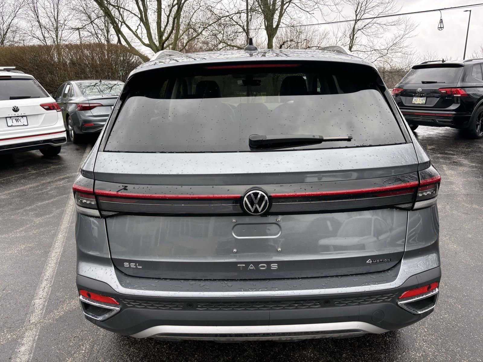 Used 2025 Volkswagen Taos SEL image 6