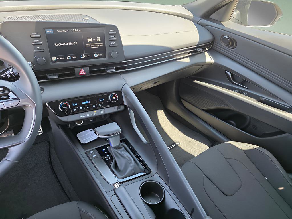 New 2026 Hyundai Elantra Sport FWD image 17