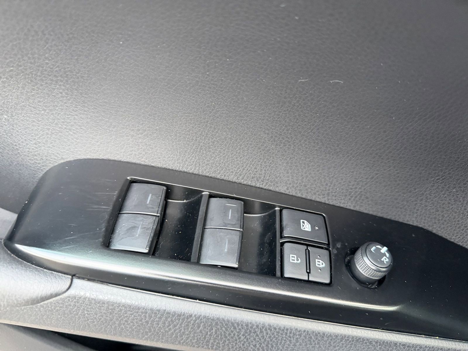 Used 2025 Toyota Camry LE image 20