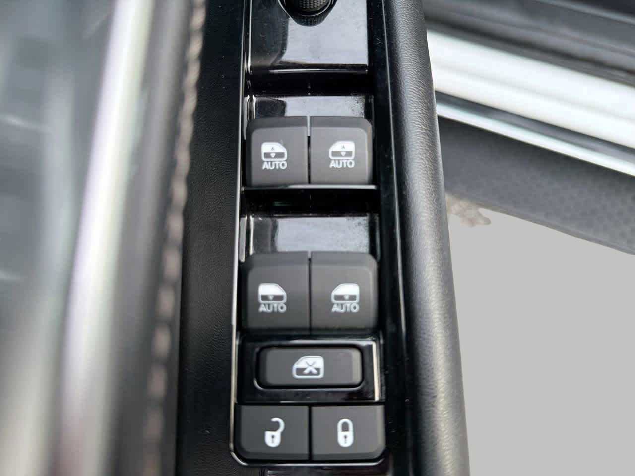 Used 2024 Jeep Wagoneer Series II w/ Flexible Seating Group image 17