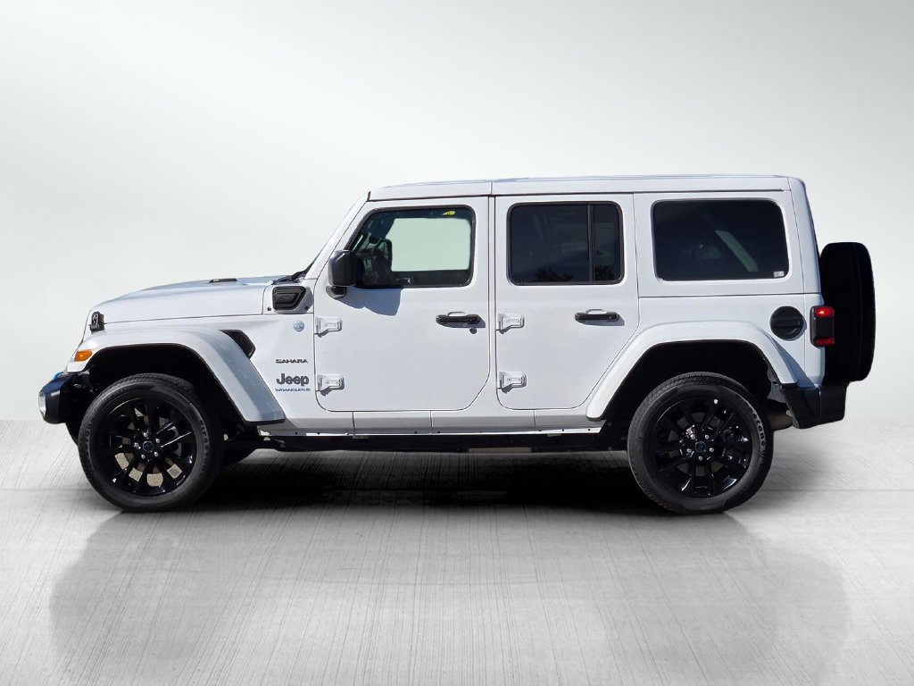 Used 2024 Jeep Wrangler Unlimited Sahara AWD/4WD image 7