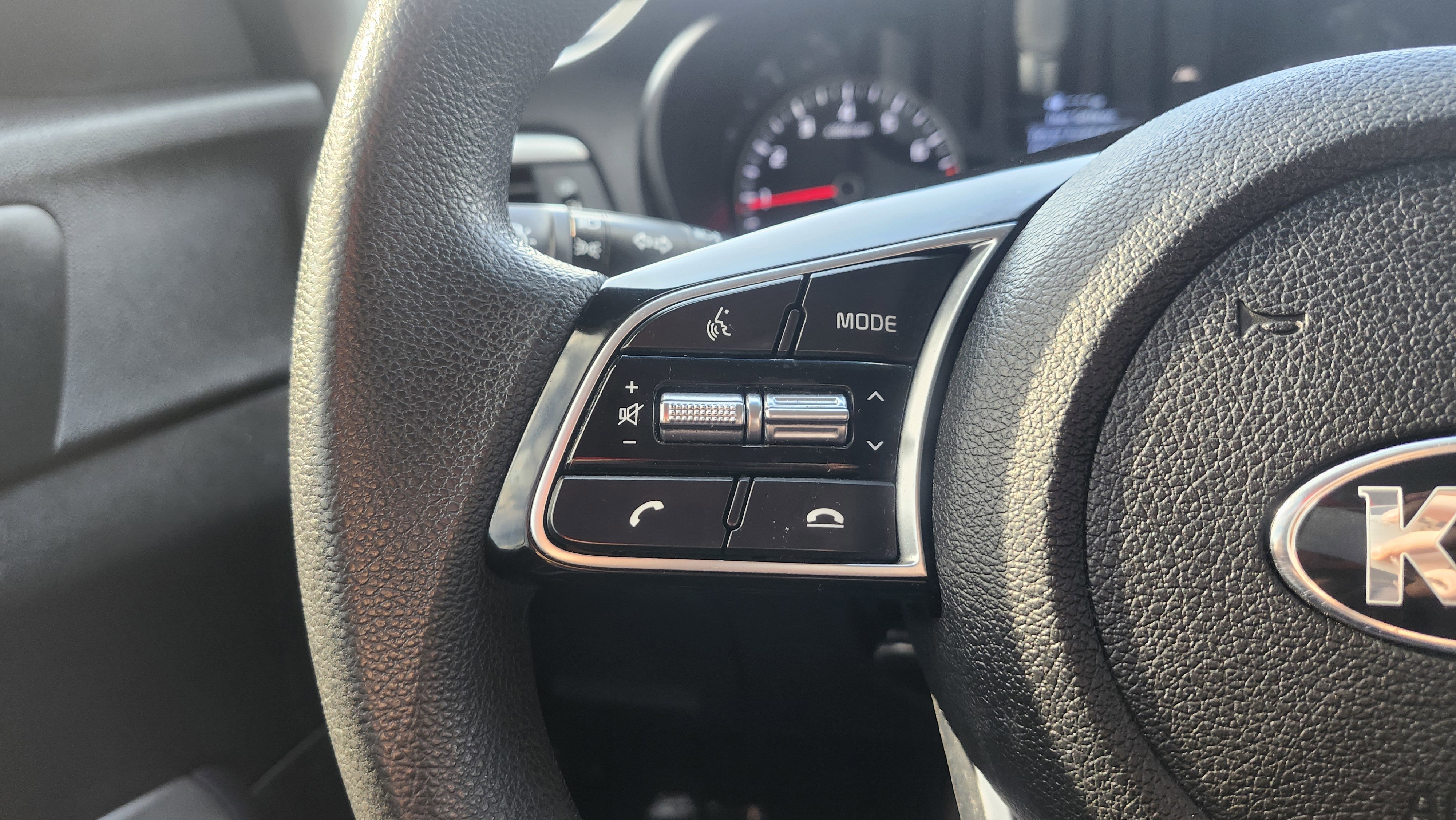 Used 2020 Kia Optima LX image 30