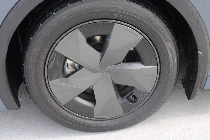 Used 2024 Toyota Prius LE image 9