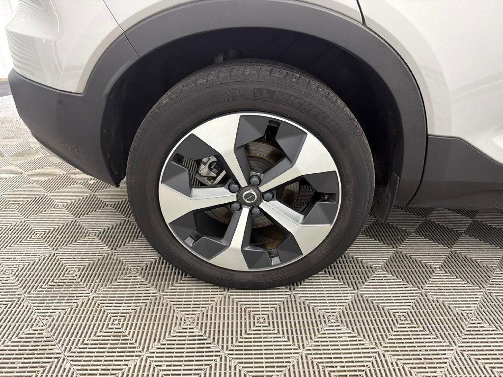 Used 2023 Volvo XC40 B5 Ultimate AWD/4WD image 18