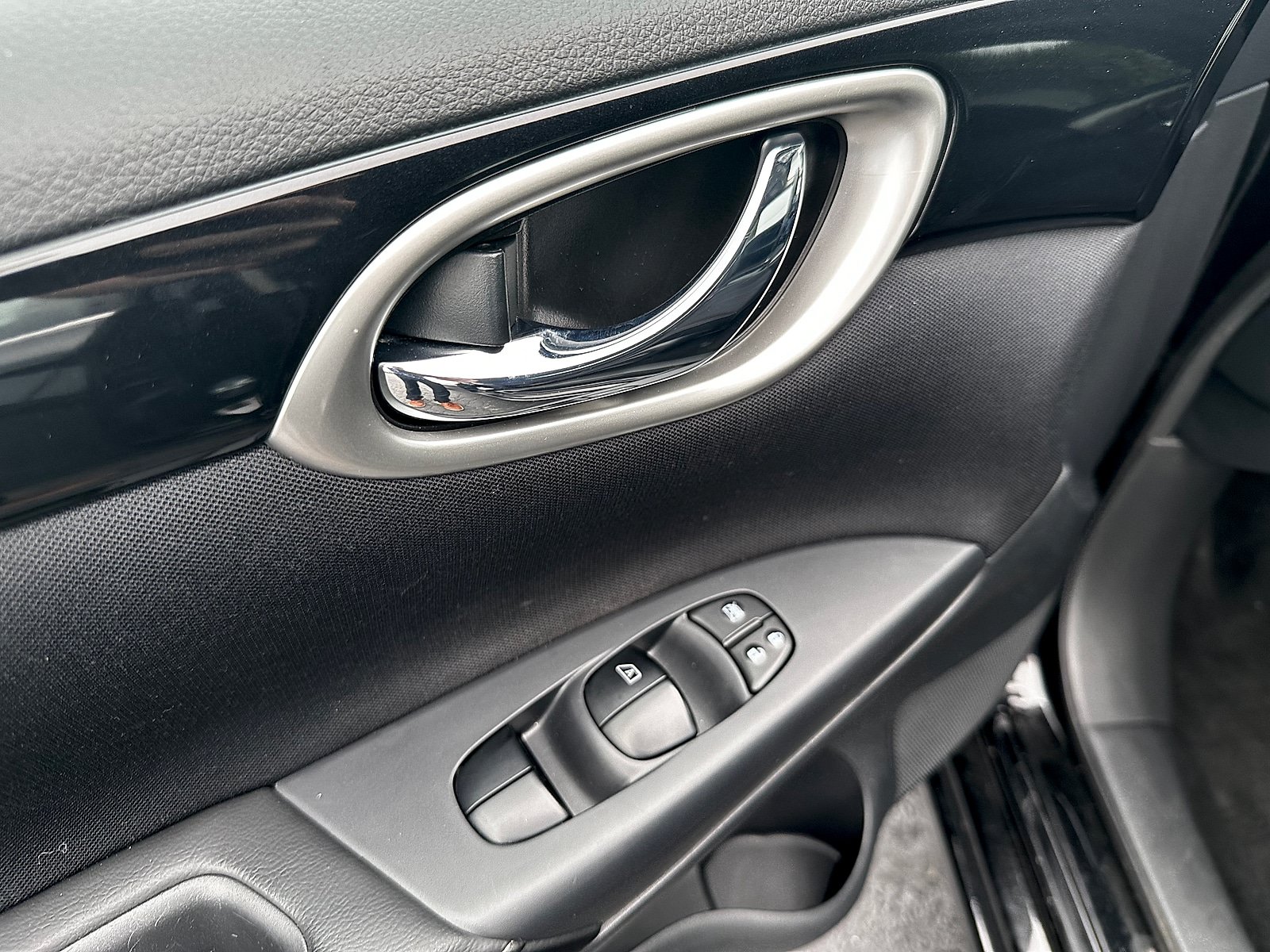 Used 2017 Nissan Sentra SV FWD image 13