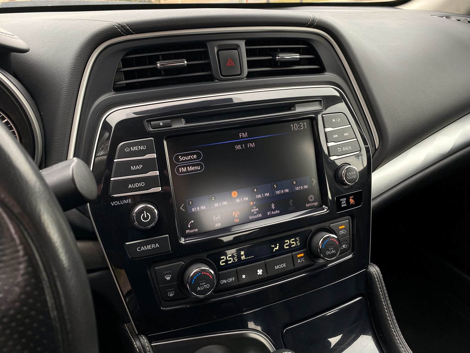 Used 2023 Nissan Maxima SL image 15