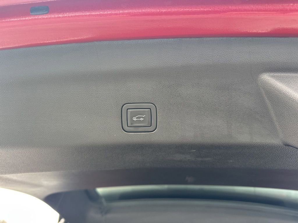 Used 2024 Cadillac Escalade ESV Premium Luxury Platinum image 33