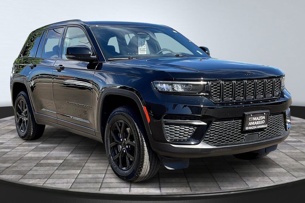 Used 2025 Jeep Grand Cherokee Altitude AWD/4WD image 4