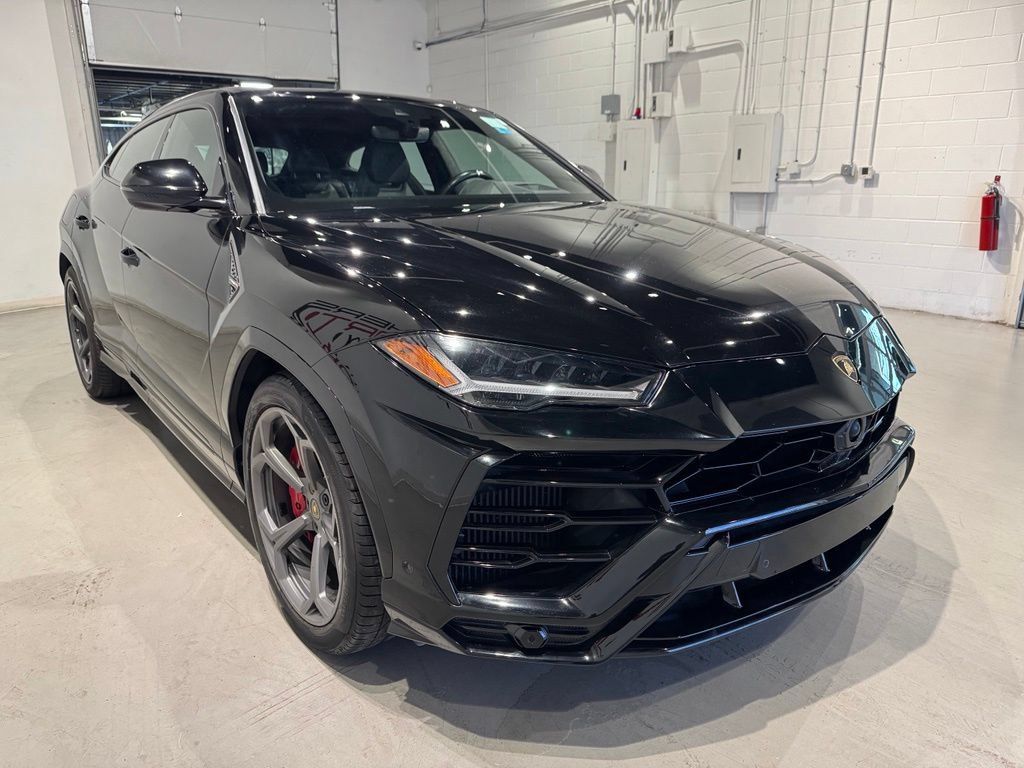 Used 2020 Lamborghini Urus AWD/4WD image 10