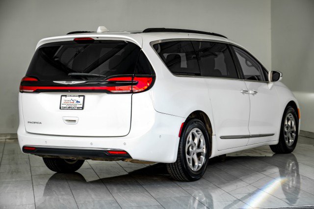 Used 2022 Chrysler Pacifica Limited FWD image 6